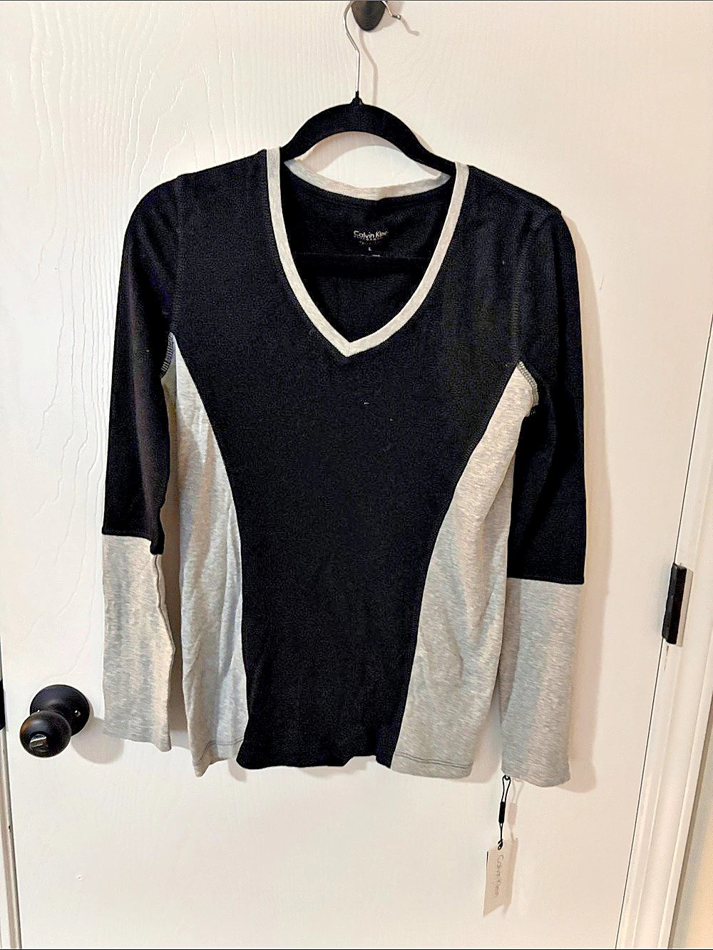 Calvin Klein Color Block Long Sleeve Top in Black & Gray Size Large NWT